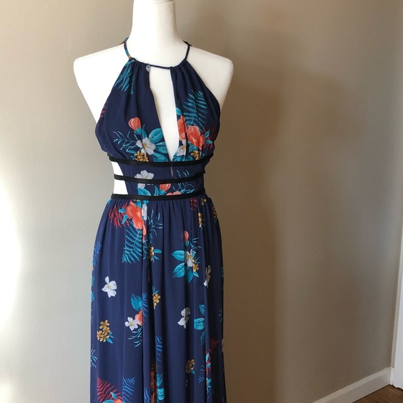 Formal dress - Picture 2 of 7